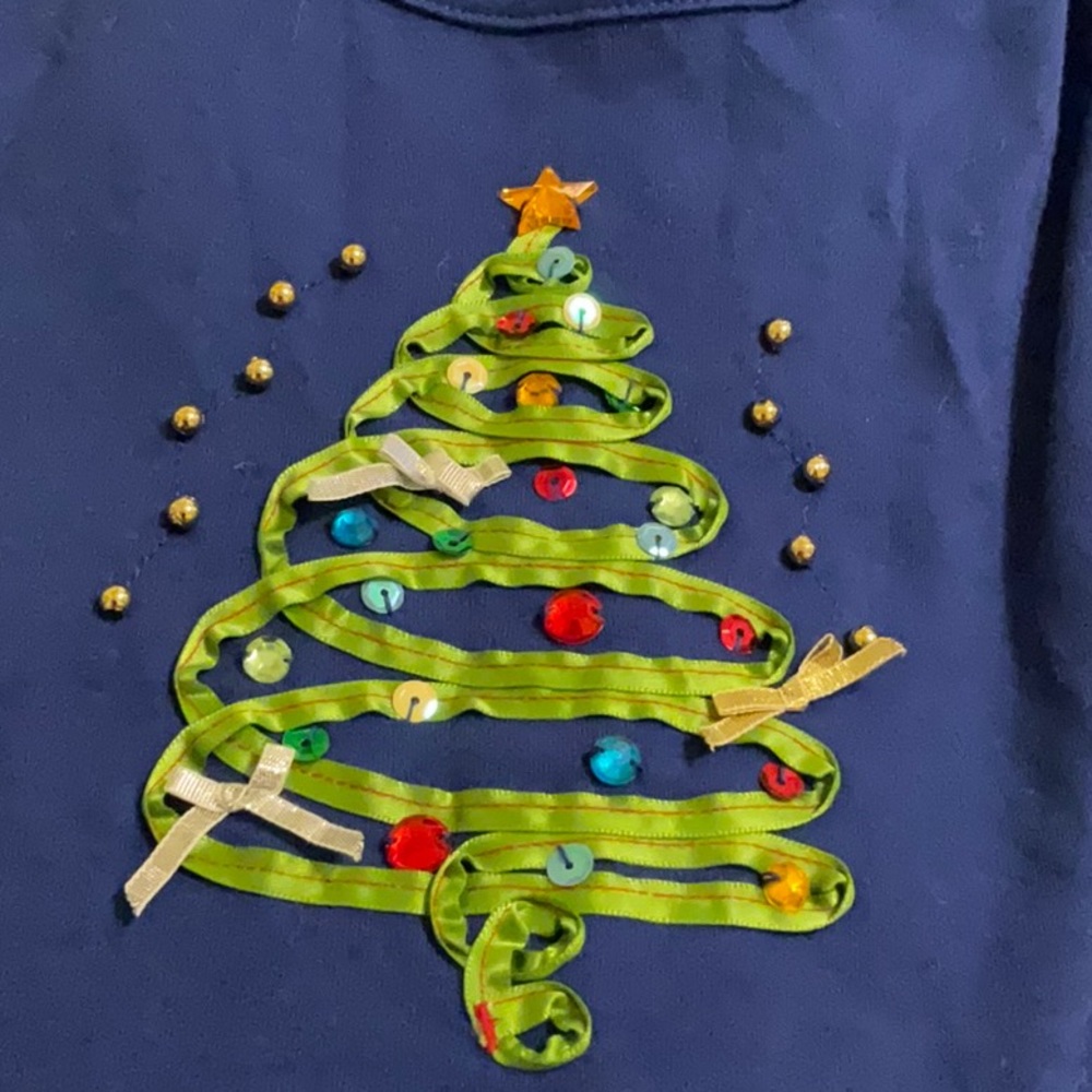 Set of 5 cute Christmas T Shirts all are long sleeve and X/L good condition - Picture 3 of 10